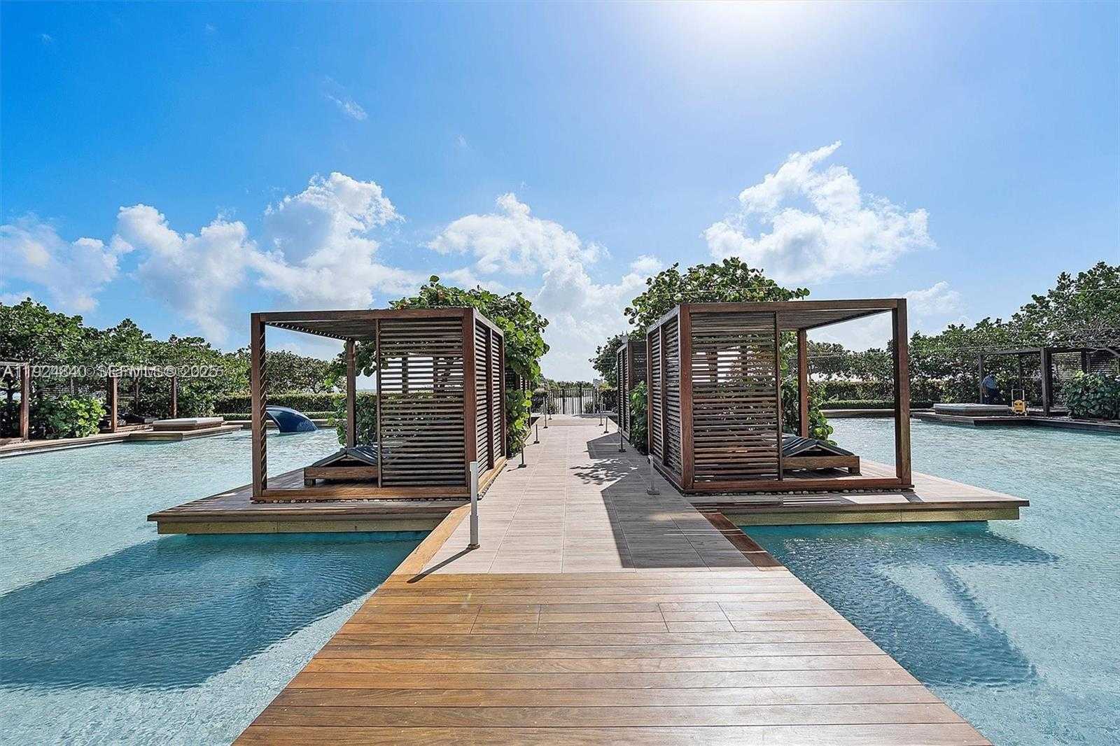 Imagen de Pequeño Objeto