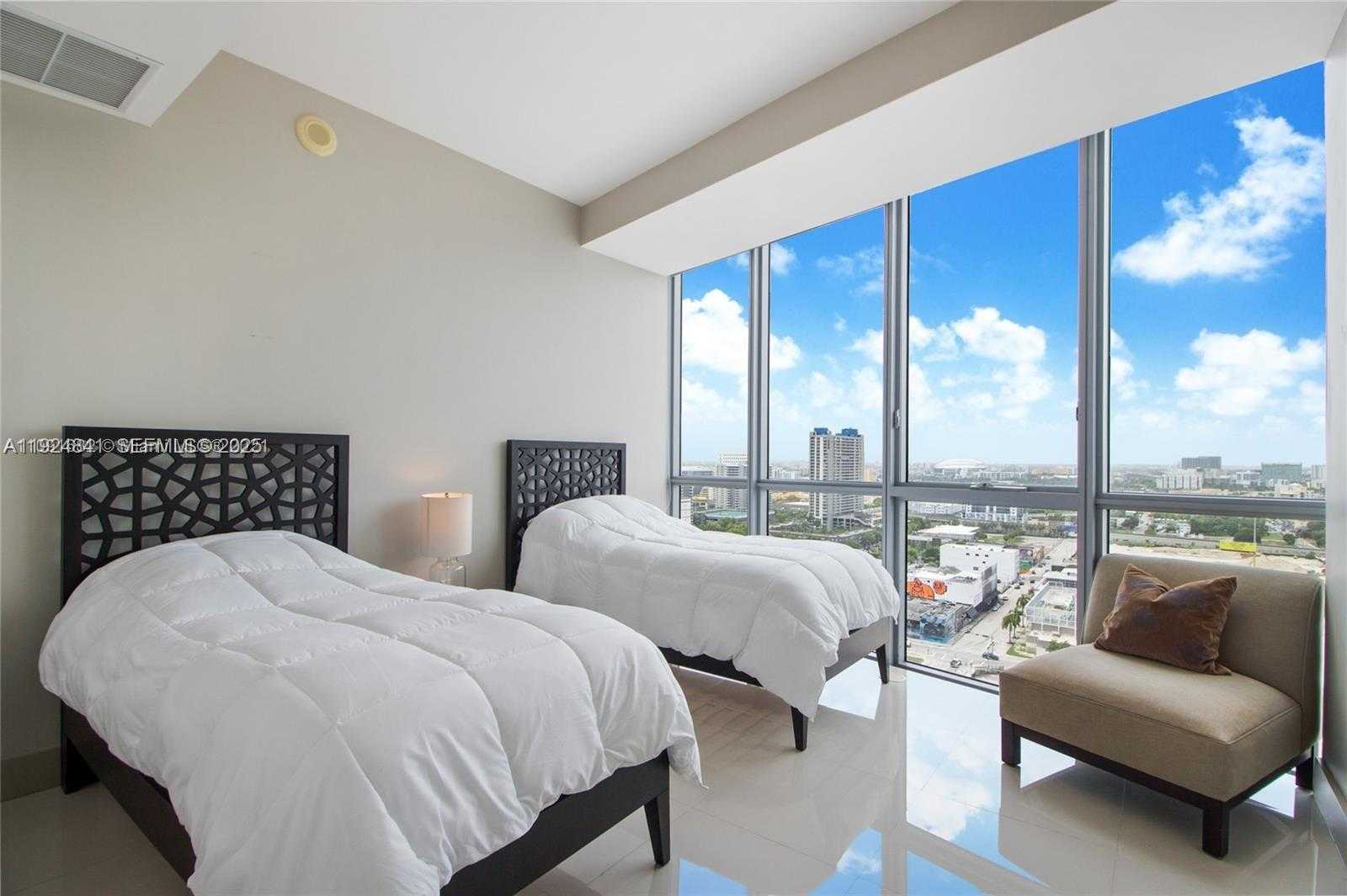 Small Image of 1100 BISCAYNE BLVD #2203, Miami Number 11
