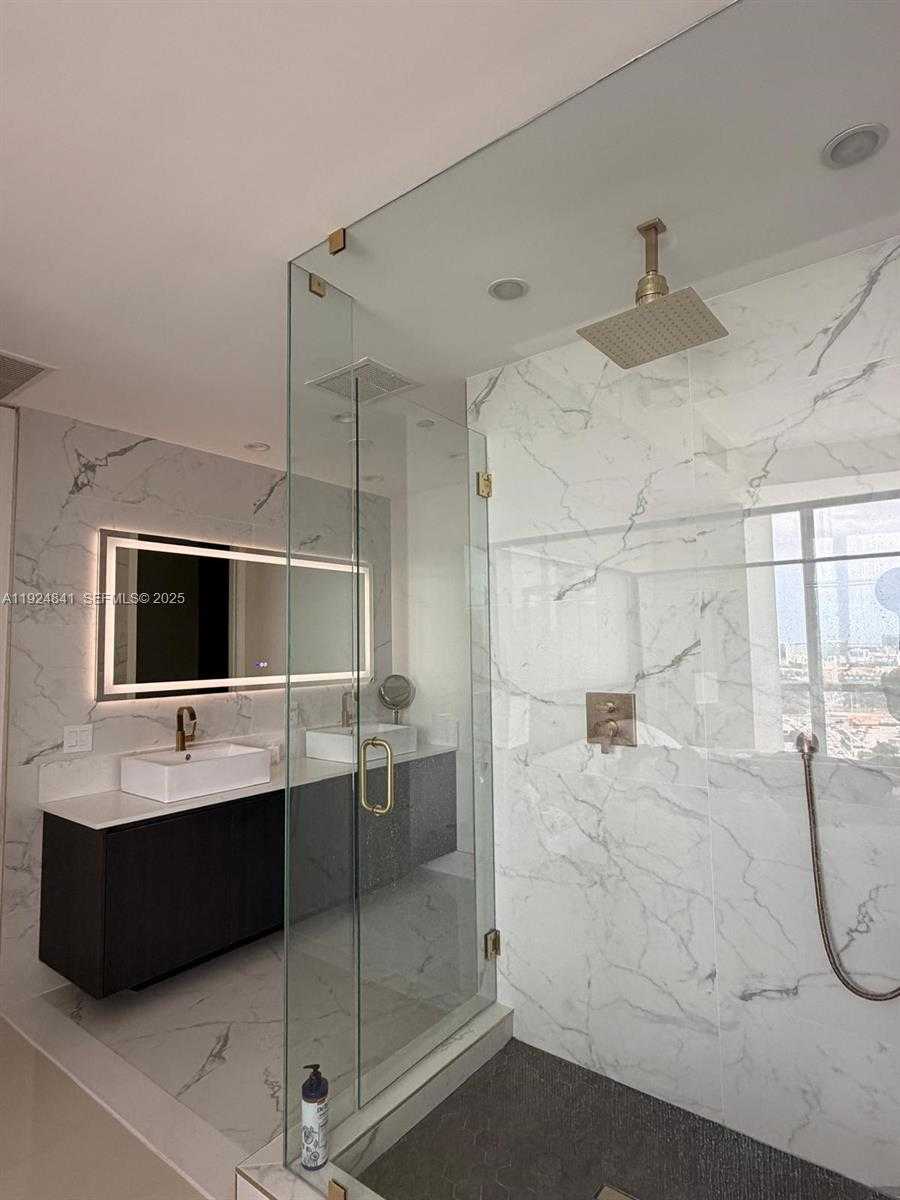 Small Image of 1100 BISCAYNE BLVD #2203, Miami Number 13