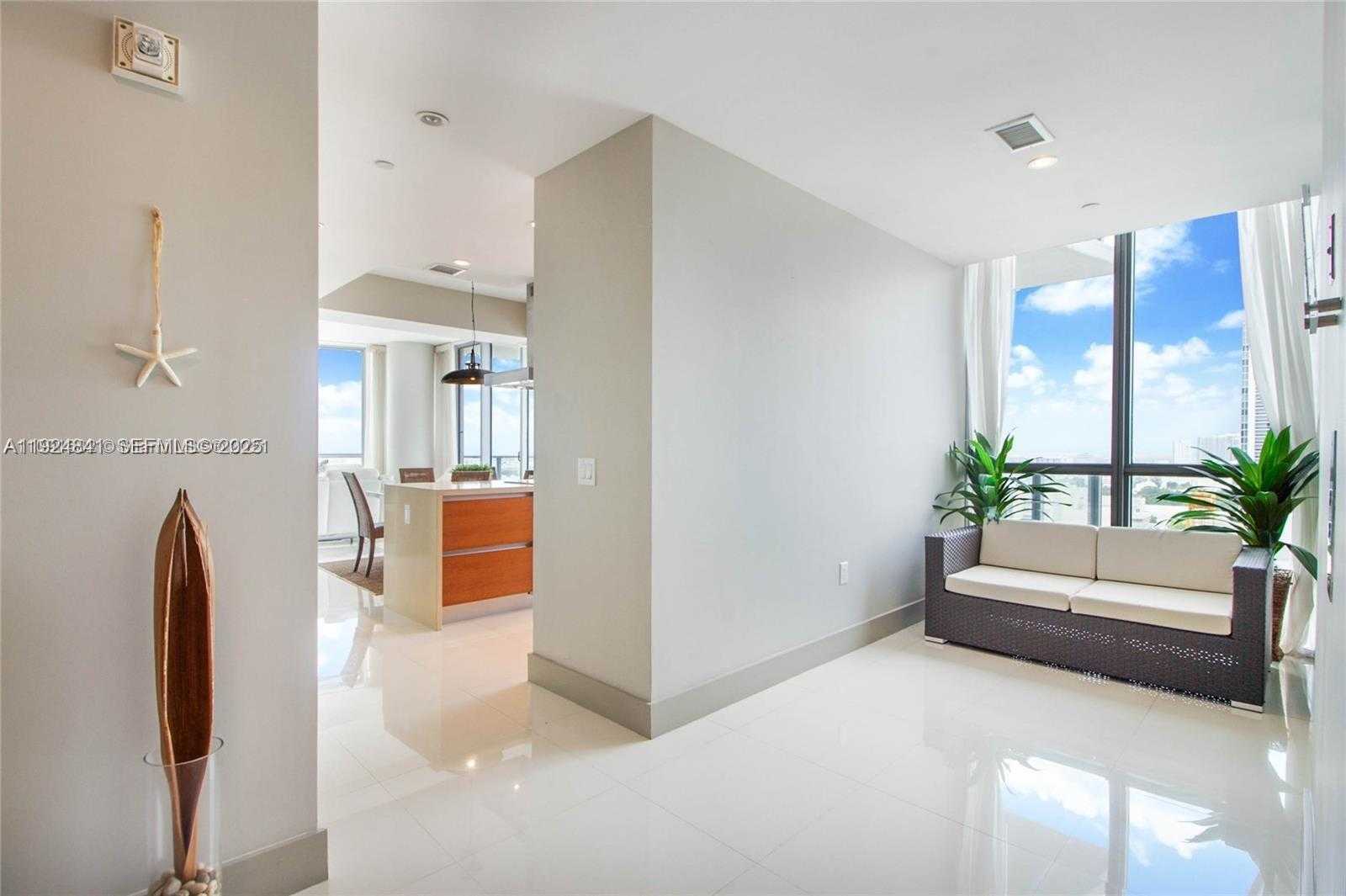 Small Image of 1100 BISCAYNE BLVD #2203, Miami Number 4