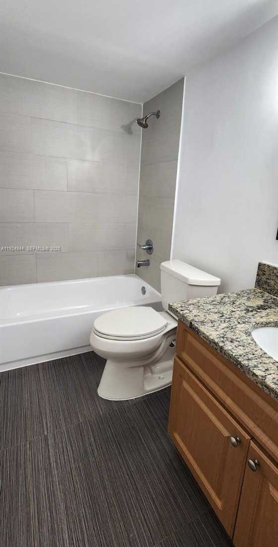 Small Image of 8180 GENEVA CT #319, Doral Number 10