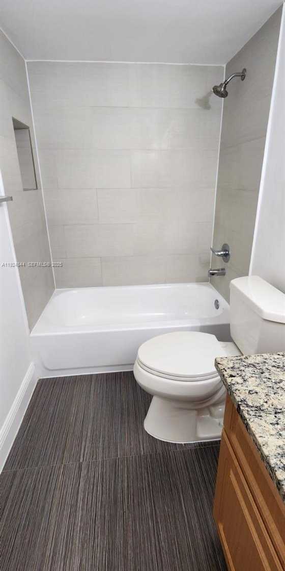 Small Image of 8180 GENEVA CT #319, Doral Number 11