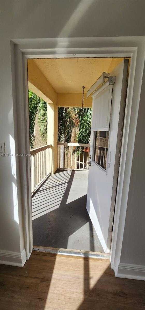 Small Image of 8180 GENEVA CT #319, Doral Number 13
