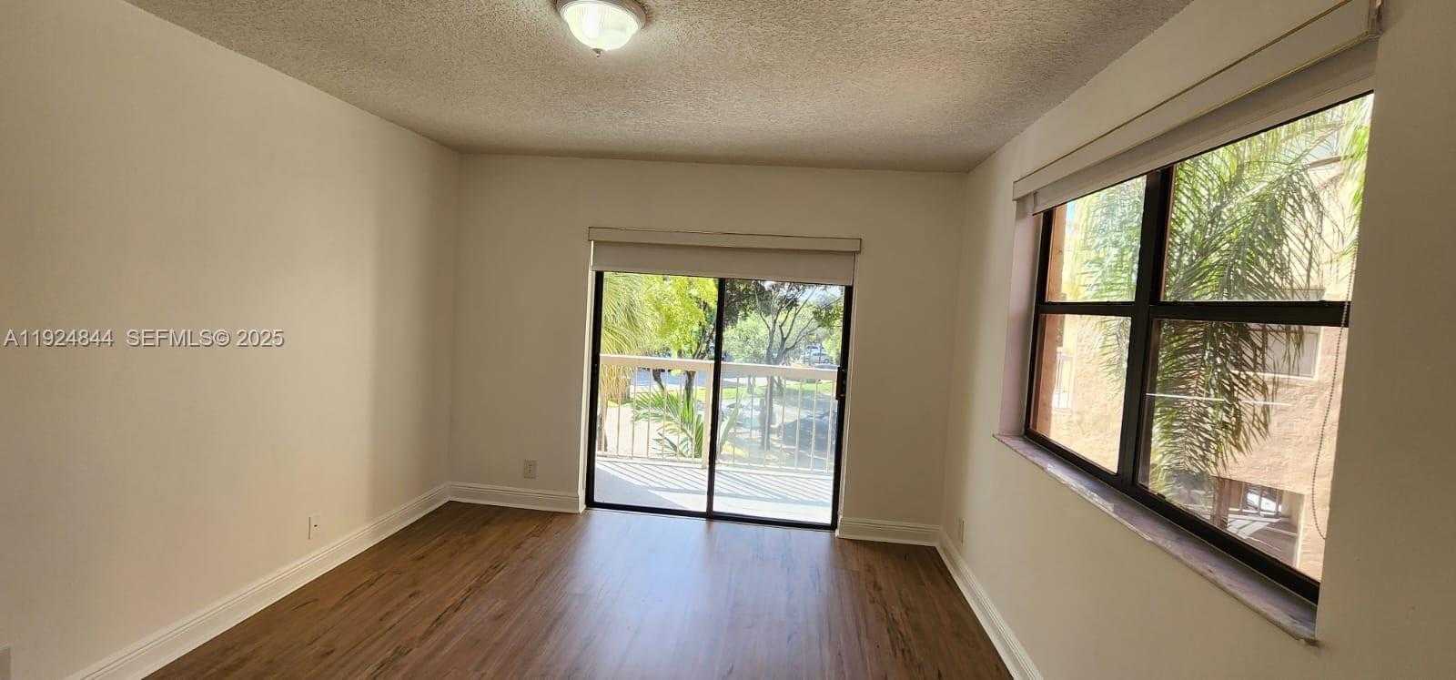 Small Image of 8180 GENEVA CT #319, Doral Number 8