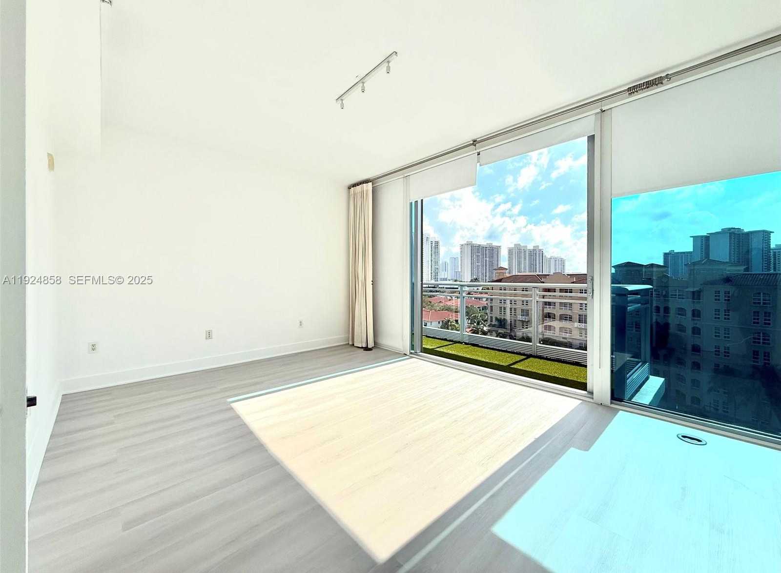 Small Image of 2950 NORTH EAST 188TH ST #525, Aventura Number 13