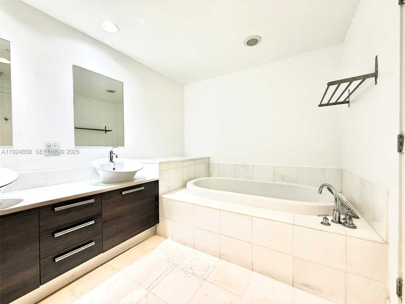 Small Image of 2950 NORTH EAST 188TH ST #525, Aventura Number 18