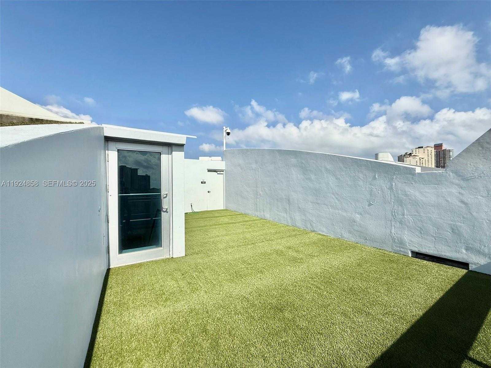 Small Image of 2950 NORTH EAST 188TH ST #525, Aventura Number 27