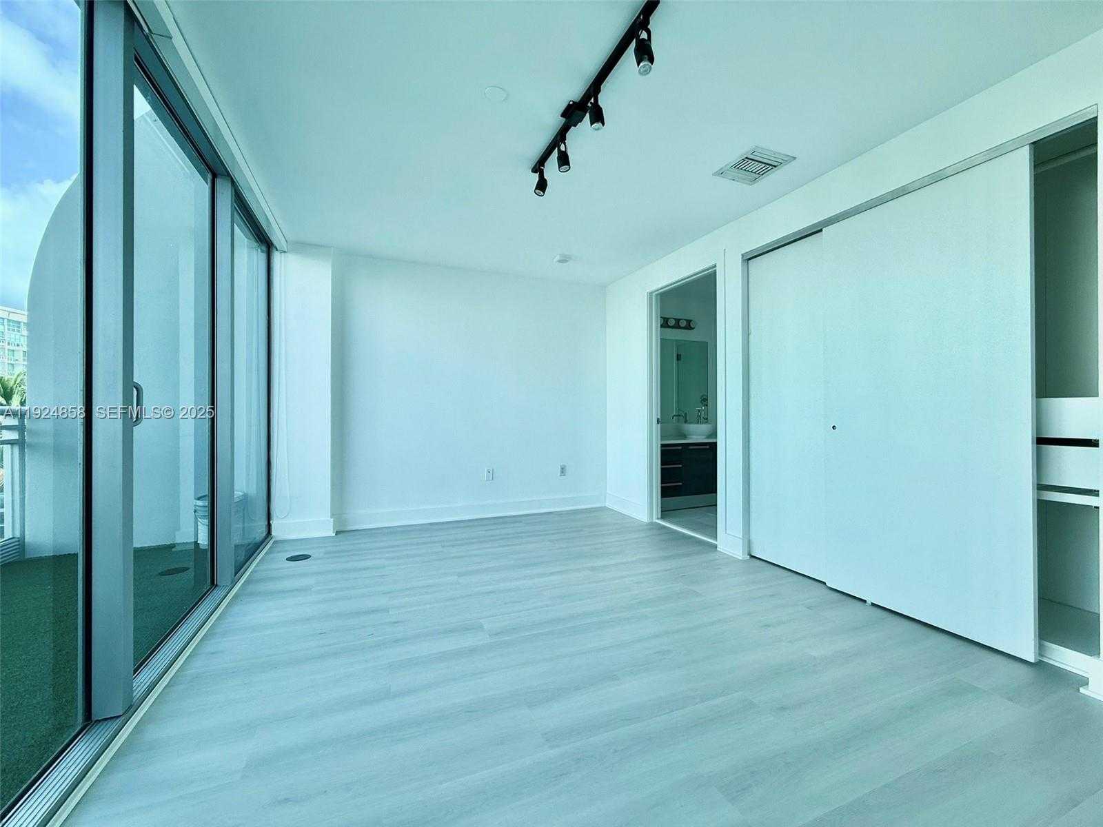 Small Image of 2950 NORTH EAST 188TH ST #525, Aventura Number 31