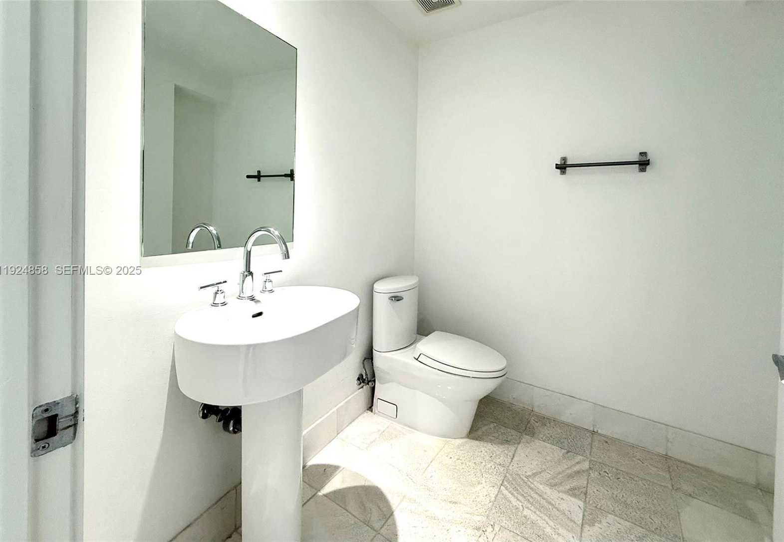 Small Image of 2950 NORTH EAST 188TH ST #525, Aventura Number 9