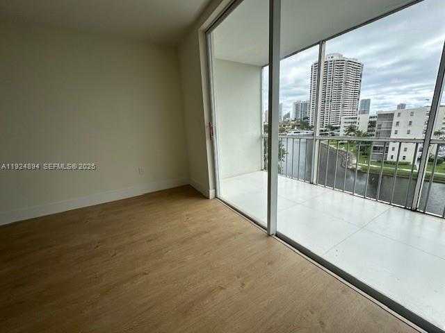 Small Image of 2930 POINT EAST DR #E610, Aventura Number 2
