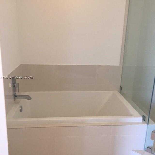 Small Image of 45 SOUTH WEST 9TH ST #3201, Miami Number 19