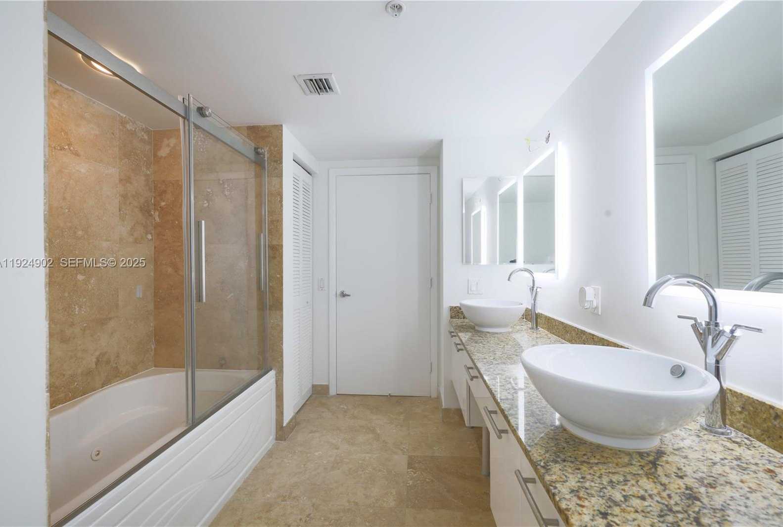 Small Image of 41 SOUTH EAST 5TH ST #906, Miami Number 18