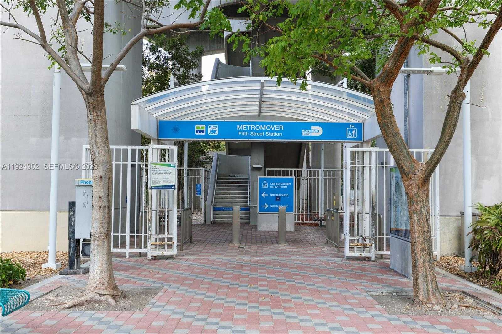 Small Image of 41 SOUTH EAST 5TH ST #906, Miami Number 26