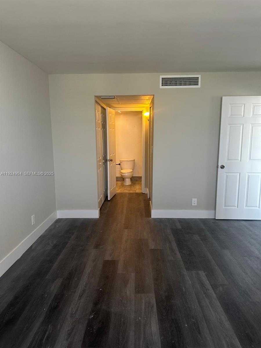 Small Image of 6770 INDIAN CREEK DR #6, Miami Beach Number 15