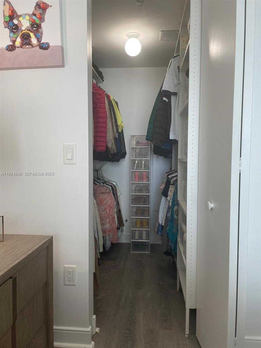 Small Image of 185 SOUTH WEST 7TH ST #2014, Miami Number 11