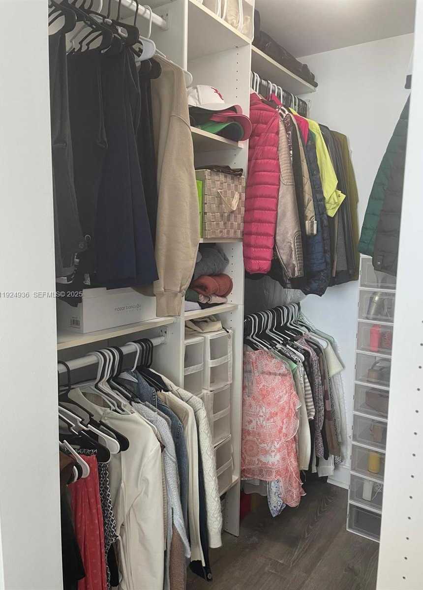 Small Image of 185 SOUTH WEST 7TH ST #2014, Miami Number 12