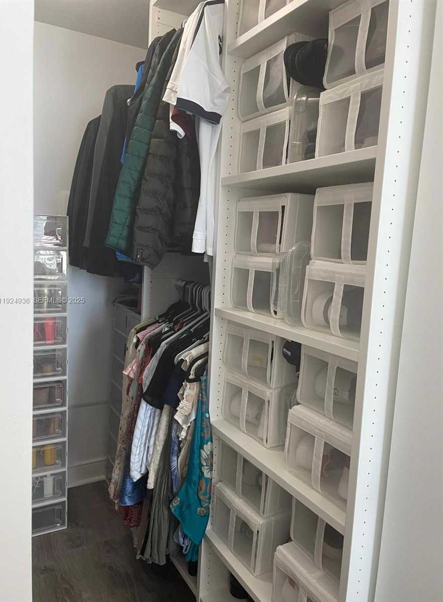 Small Image of 185 SOUTH WEST 7TH ST #2014, Miami Number 13