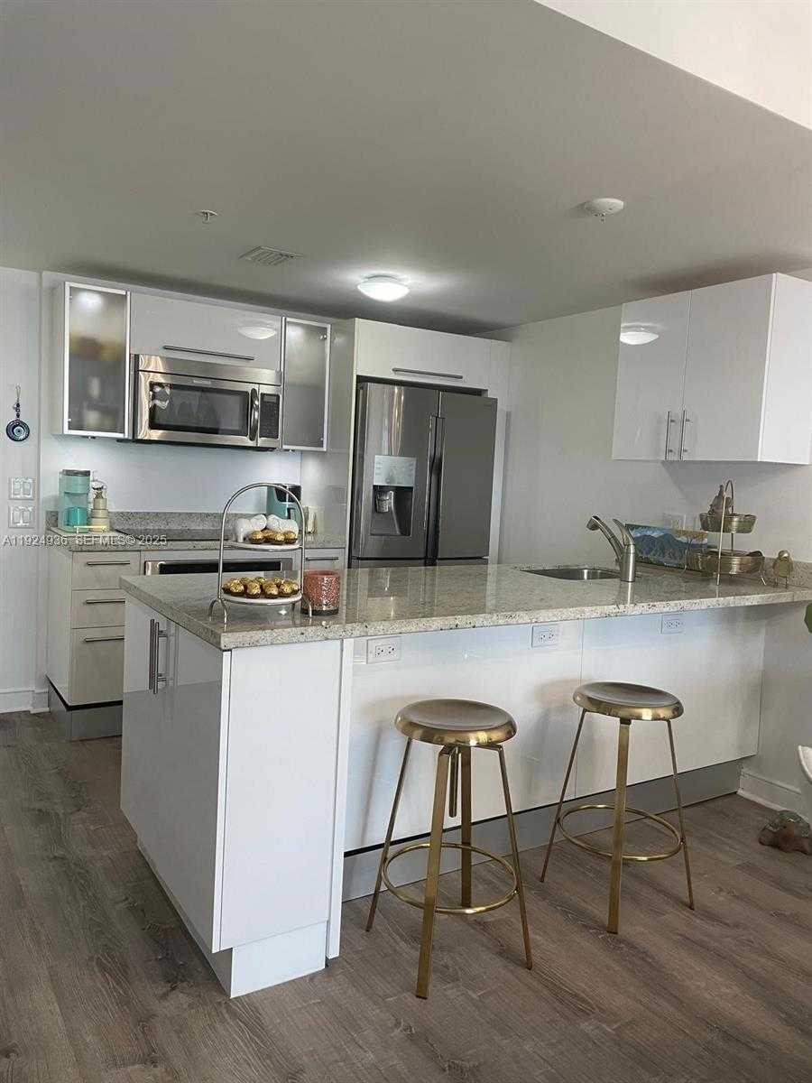 Small Image of 185 SOUTH WEST 7TH ST #2014, Miami Number 25