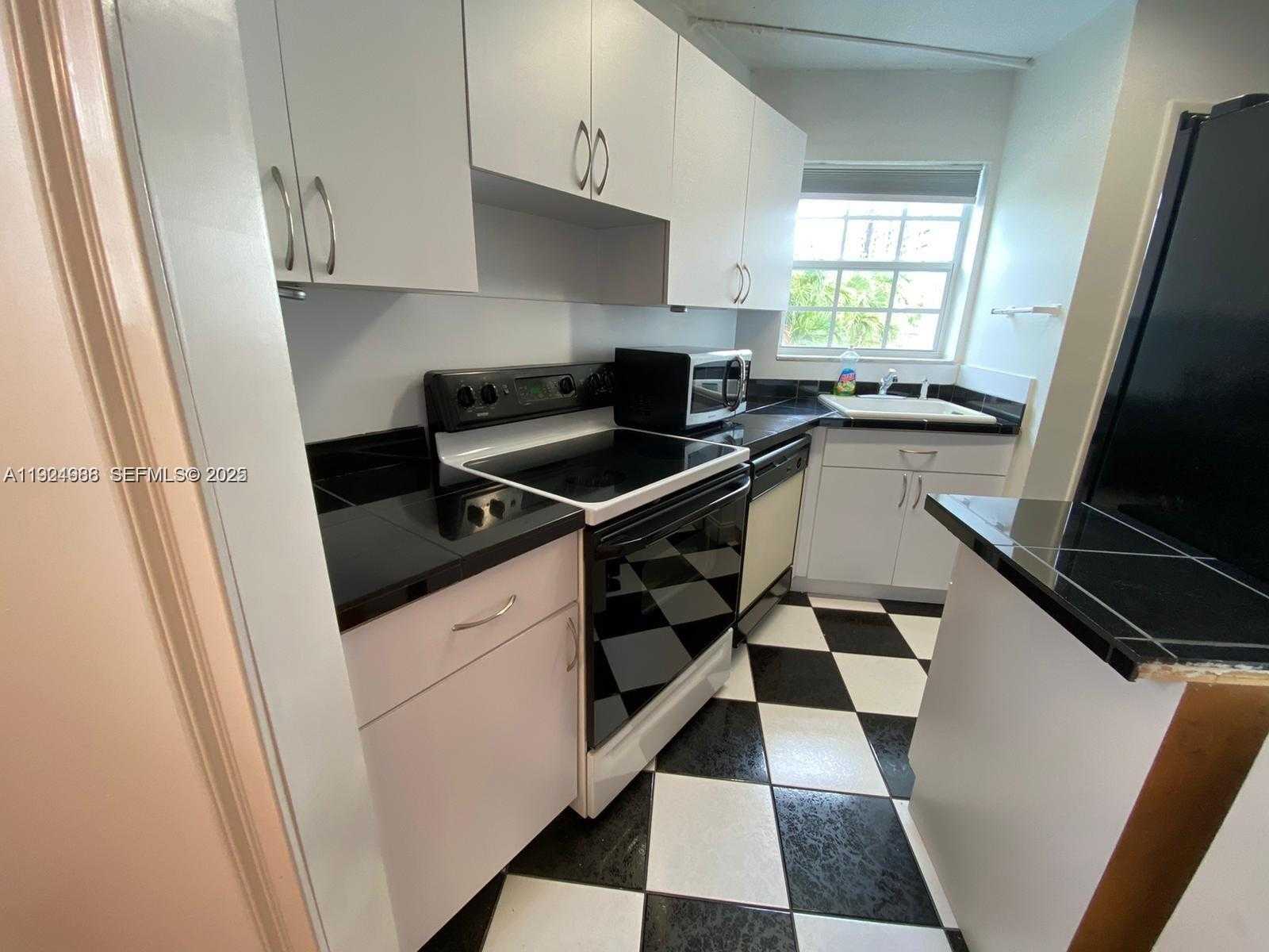 Small Image of 1800 79TH ST CSWY #A212, North Bay Village Number 5