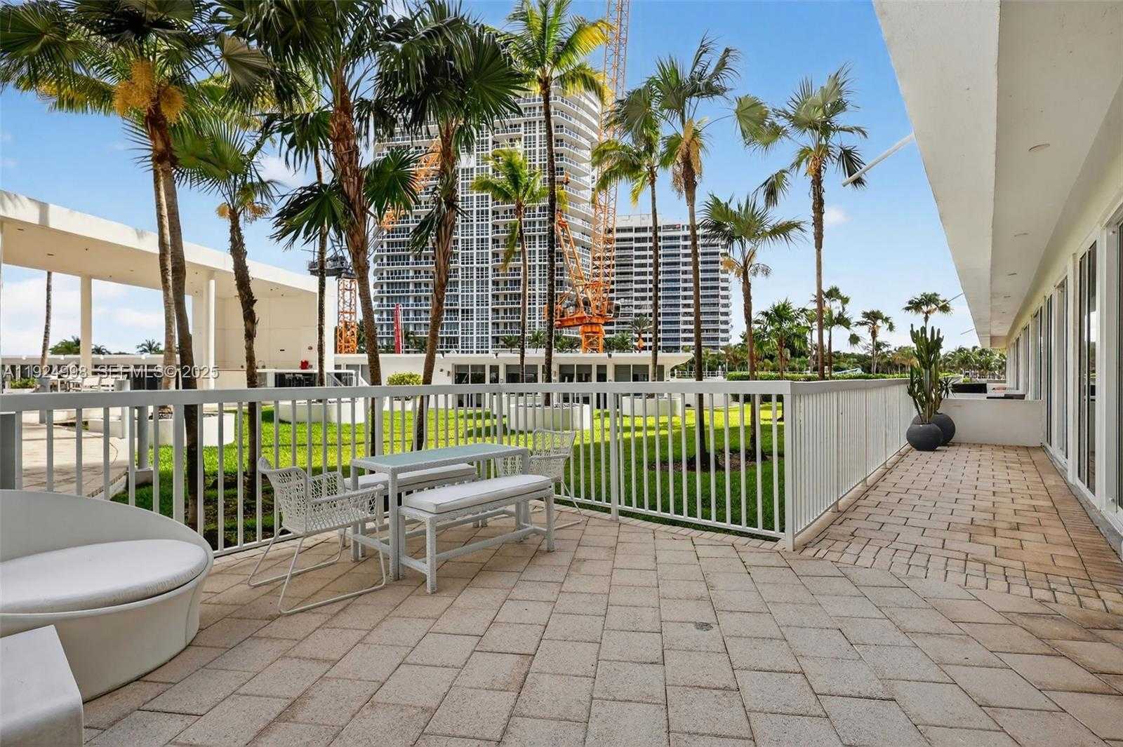 Small Image of 10275 COLLINS AVE #101, Bal Harbour Number 29