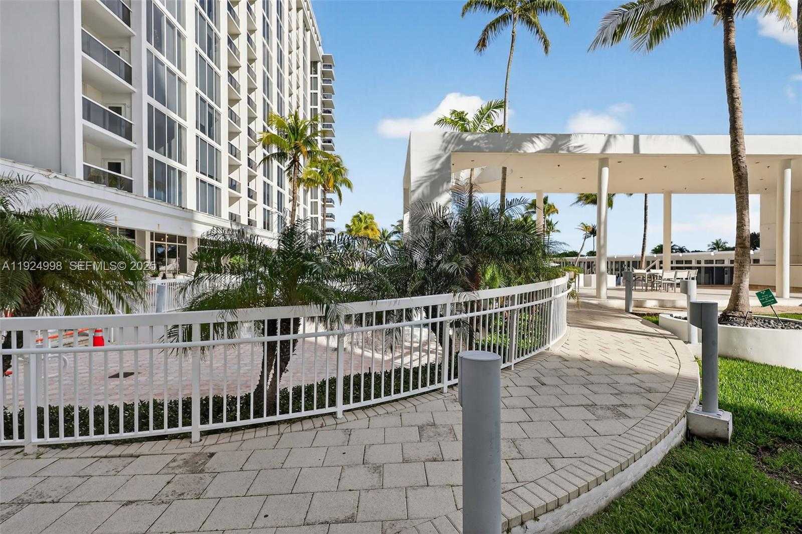 Small Image of 10275 COLLINS AVE #101, Bal Harbour Number 34