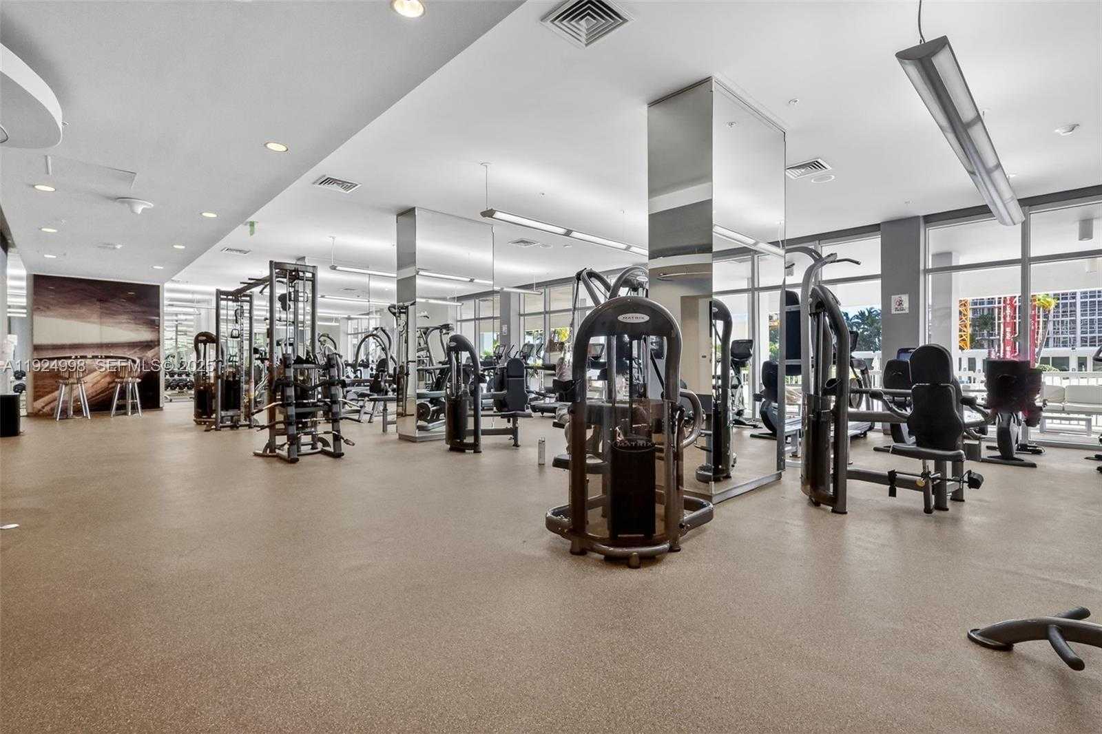 Small Image of 10275 COLLINS AVE #101, Bal Harbour Number 39