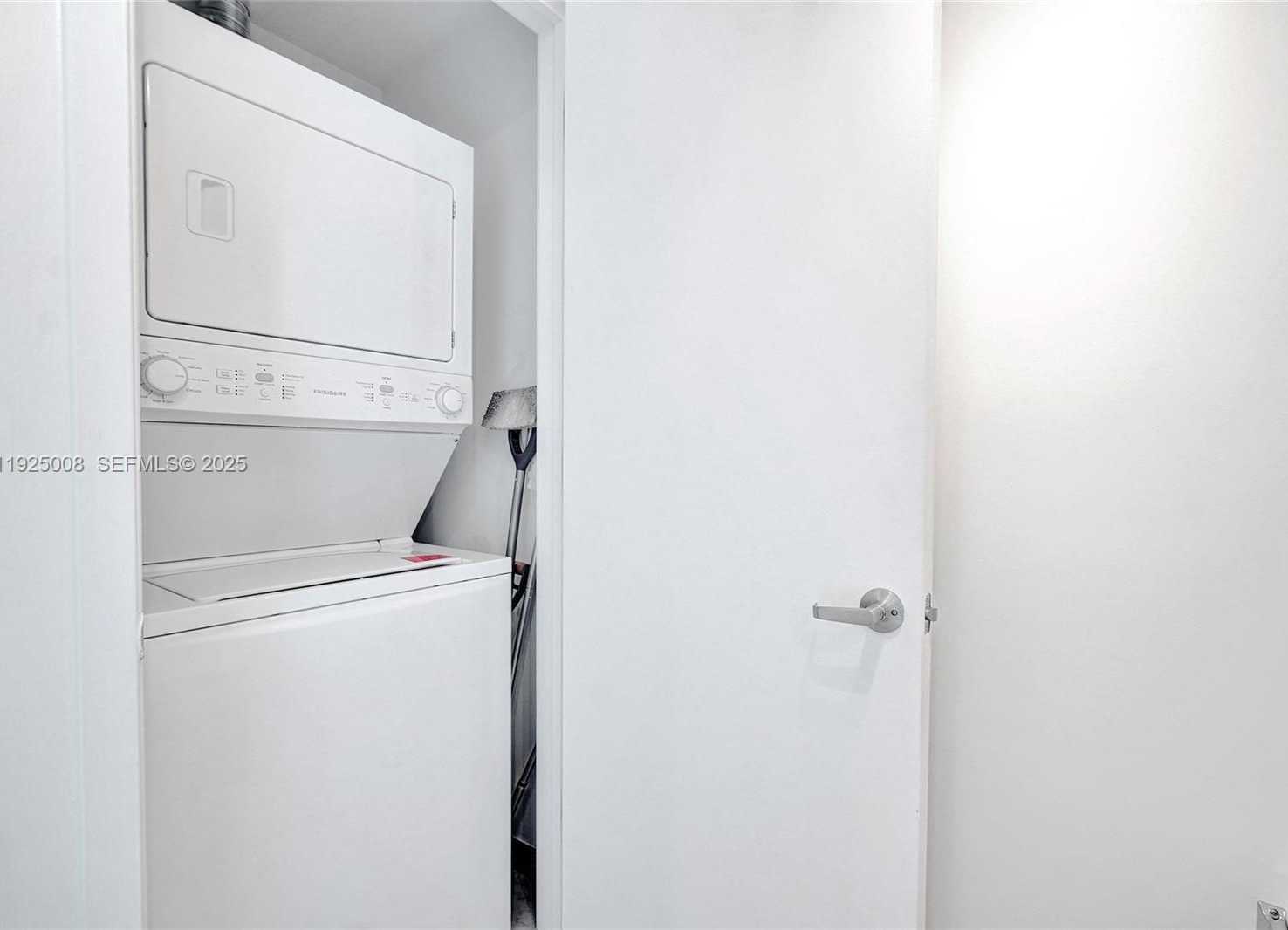 Small Image of 3301 NORTH EAST 1ST AVE #H2205, Miami Number 15