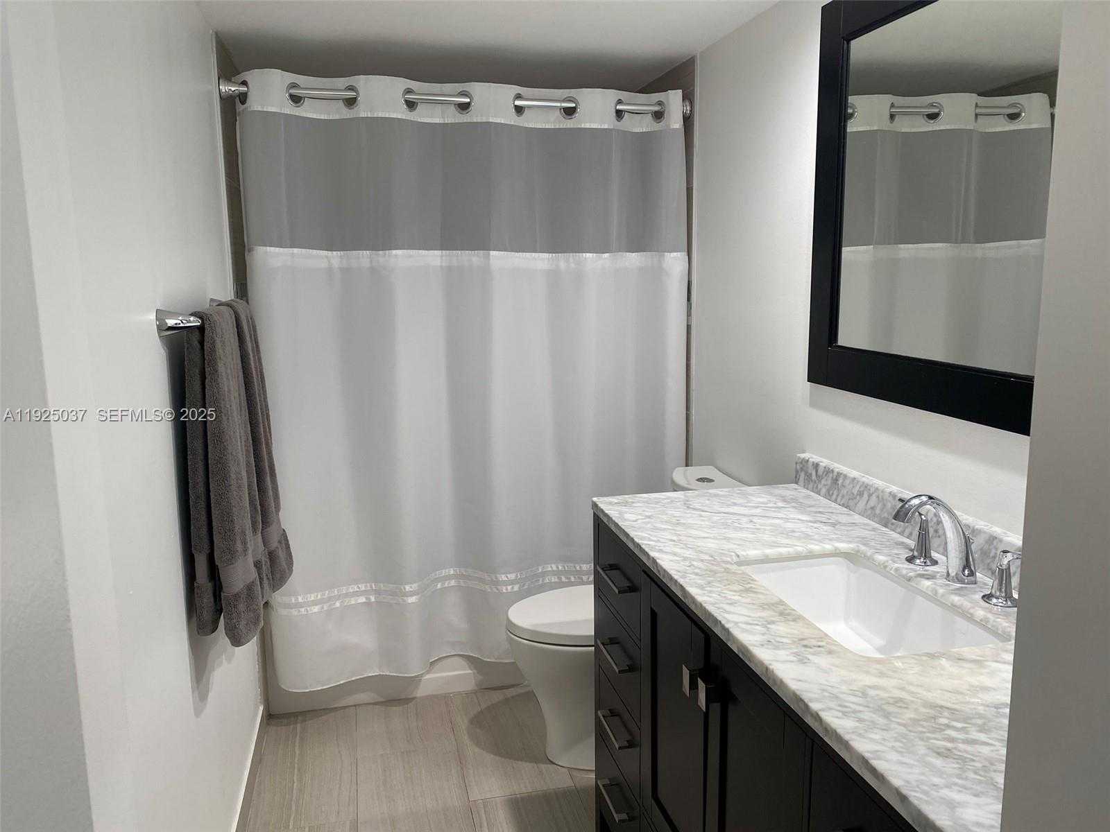 Small Image of 5401 COLLINS AVE #612, Miami Beach Number 14