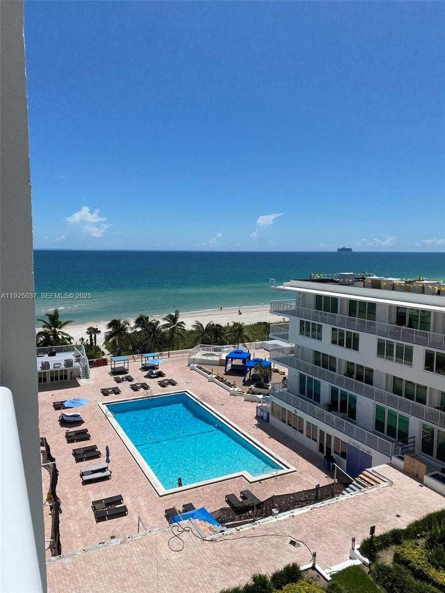 Small Image of 5401 COLLINS AVE #612, Miami Beach Number 2