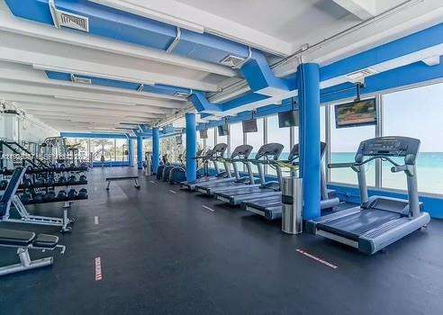 Small Image of 5401 COLLINS AVE #612, Miami Beach Number 3