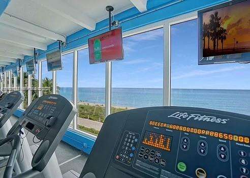 Small Image of 5401 COLLINS AVE #612, Miami Beach Number 4