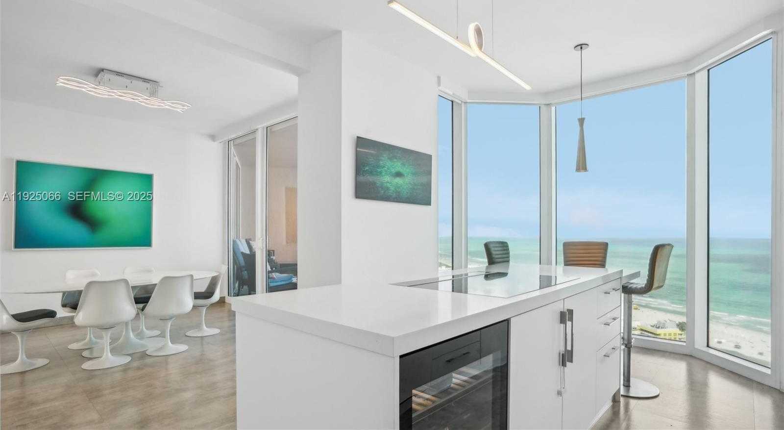 Small Image of 300 SOUTH POINTE DR #3502, Miami Beach Number 1