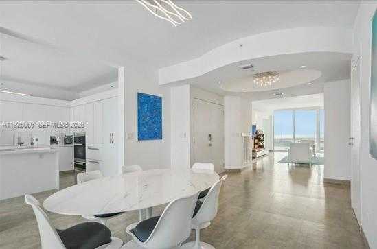 Small Image of 300 SOUTH POINTE DR #3502, Miami Beach Number 3
