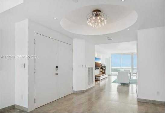 Small Image of 300 SOUTH POINTE DR #3502, Miami Beach Number 5