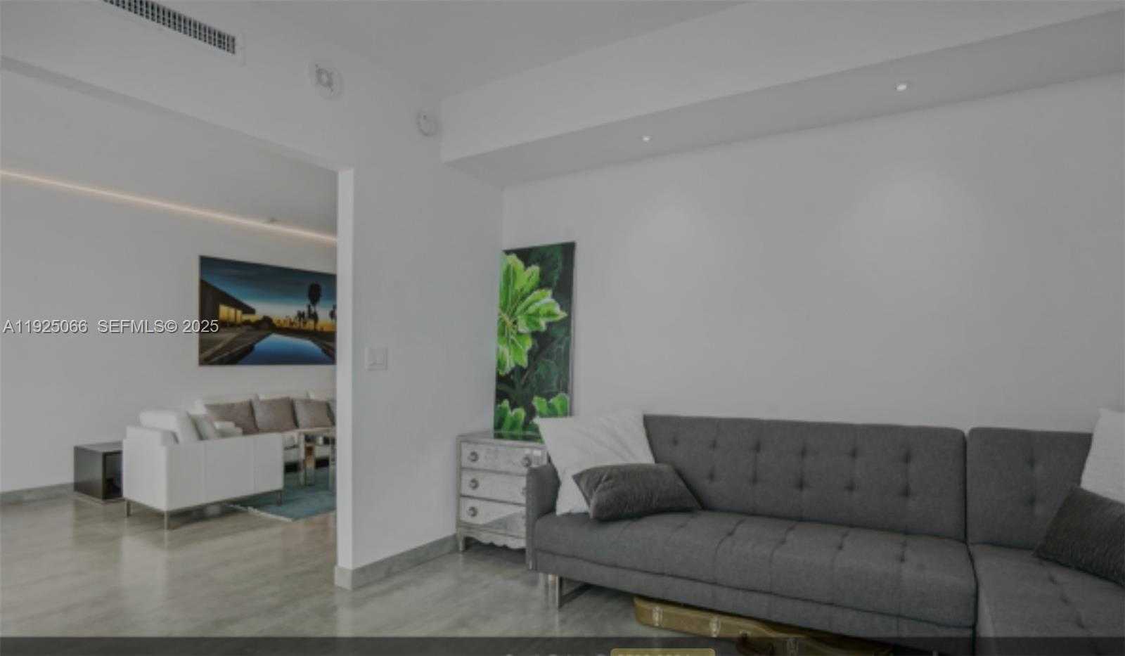 Small Image of 300 SOUTH POINTE DR #3502, Miami Beach Number 6