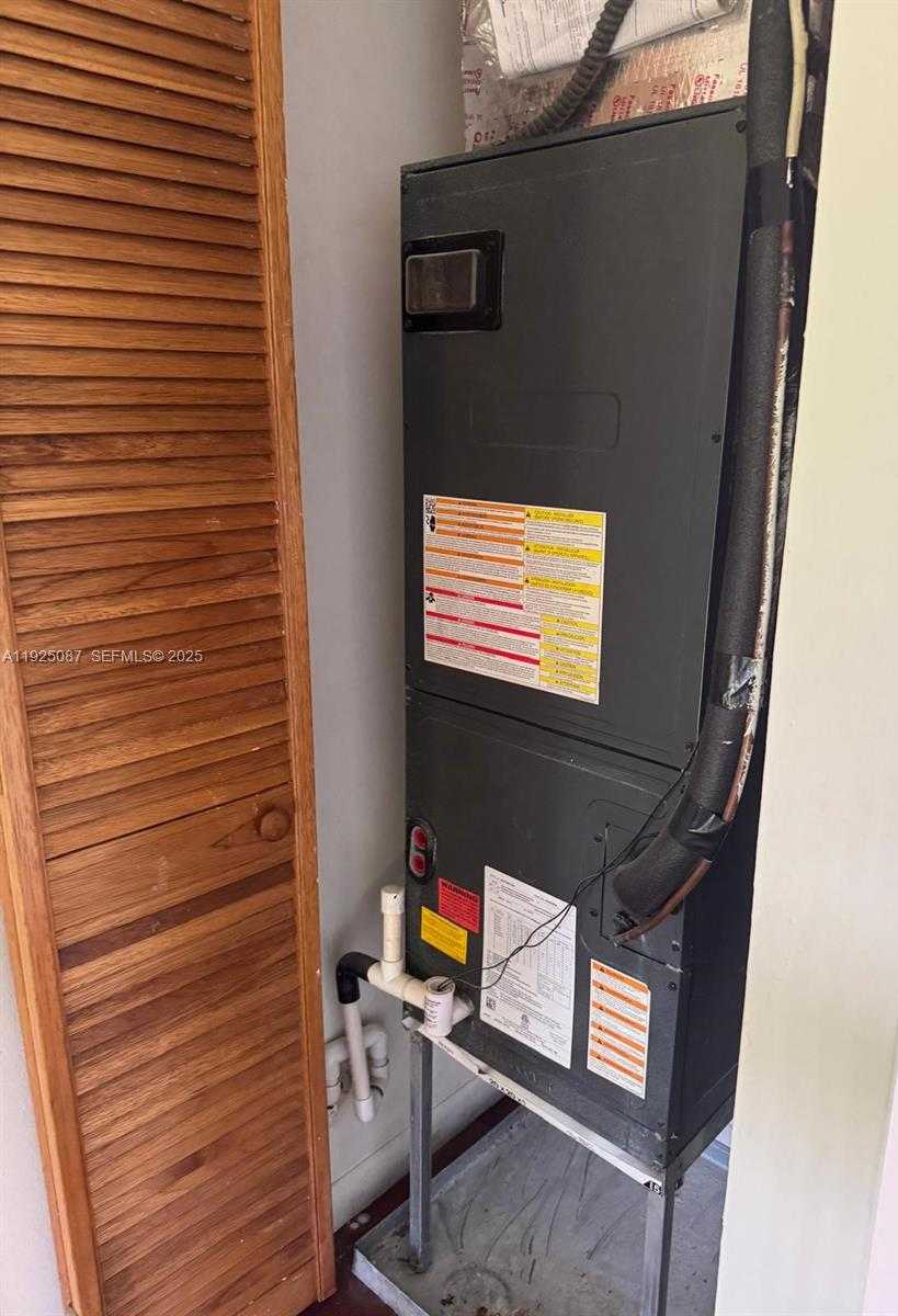 Small Image of 361 WEST PARK DR #14-8, Miami Number 11