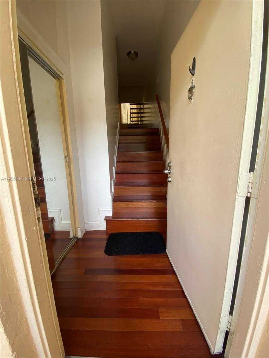 Small Image of 361 WEST PARK DR #14-8, Miami Number 3