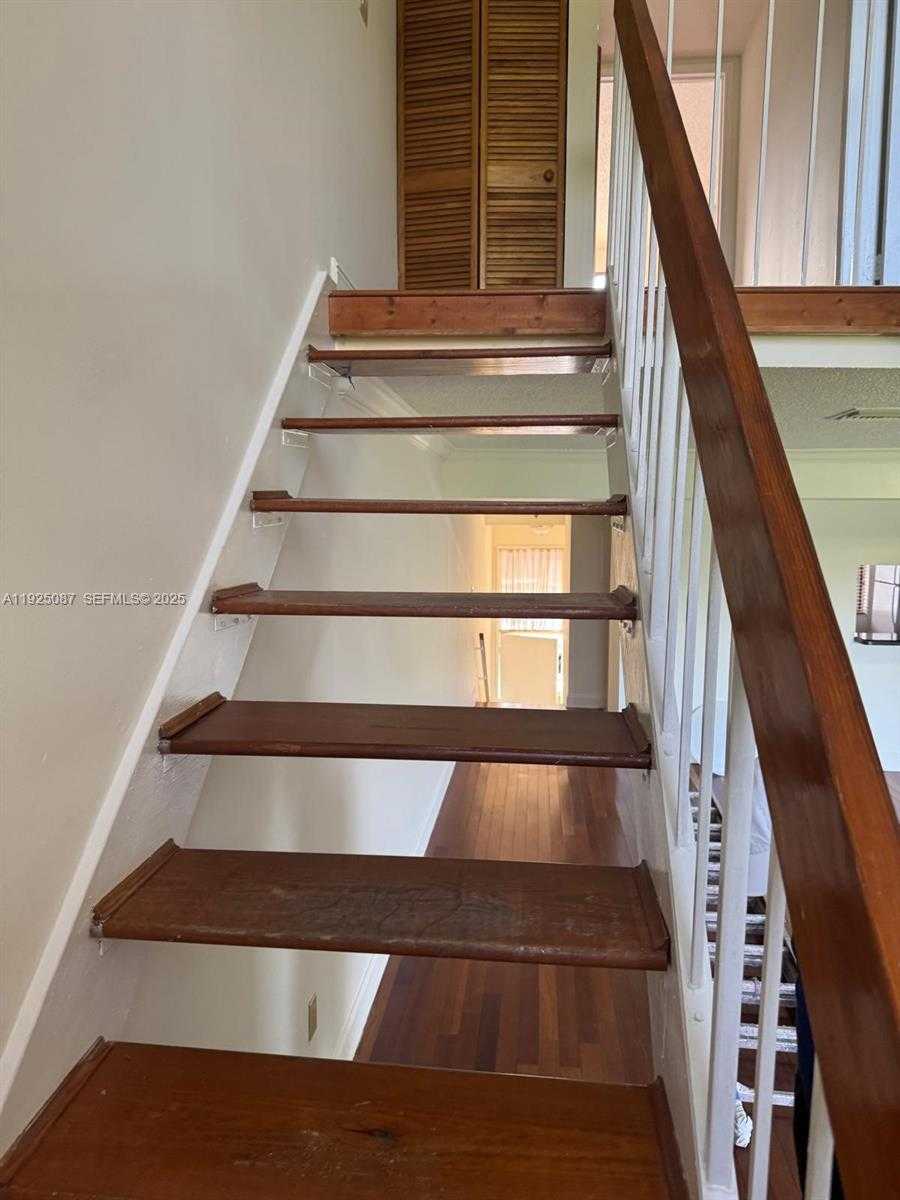 Small Image of 361 WEST PARK DR #14-8, Miami Number 4