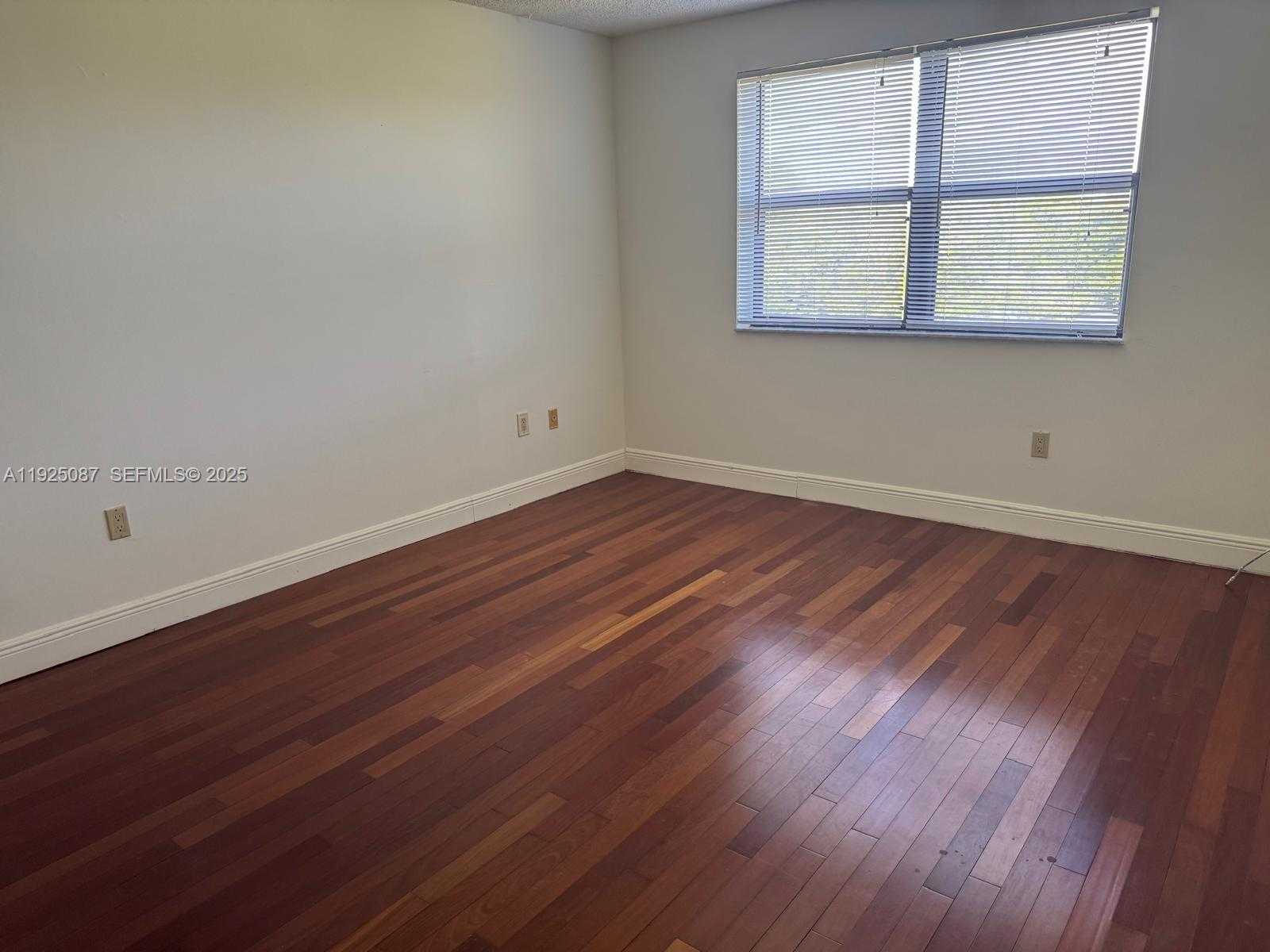 Small Image of 361 WEST PARK DR #14-8, Miami Number 7