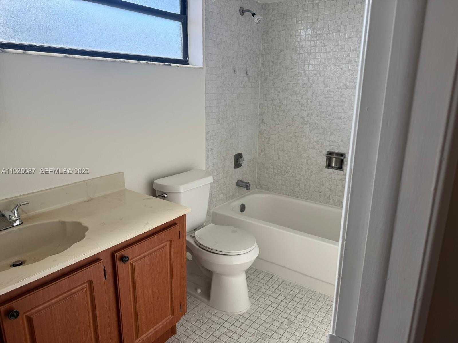 Small Image of 361 WEST PARK DR #14-8, Miami Number 9