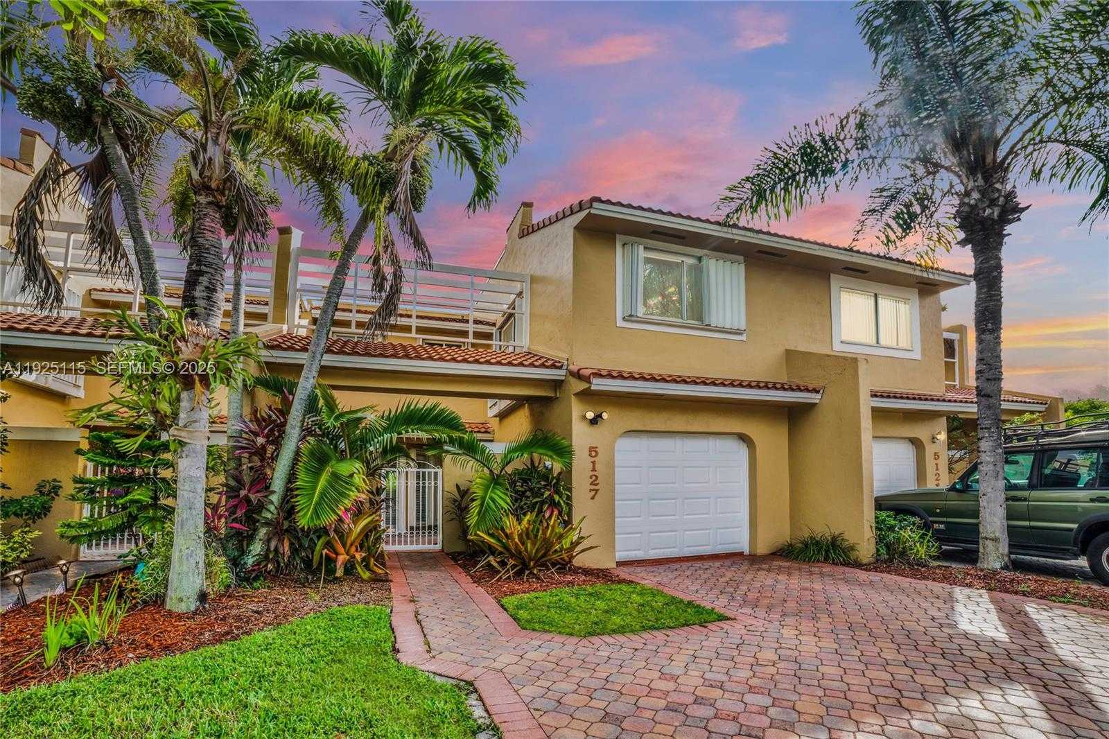 Small Image of 5127 NORTH WEST 102ND CT #5127, Doral Number 1