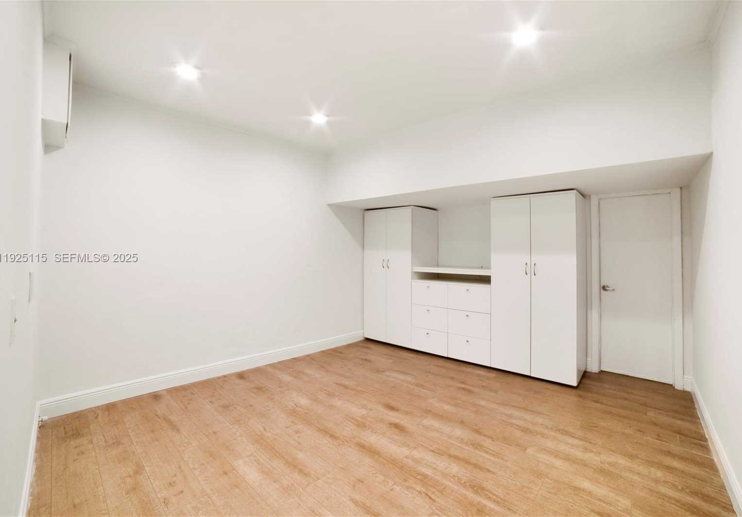 Small Image of 5127 NORTH WEST 102ND CT #5127, Doral Number 15