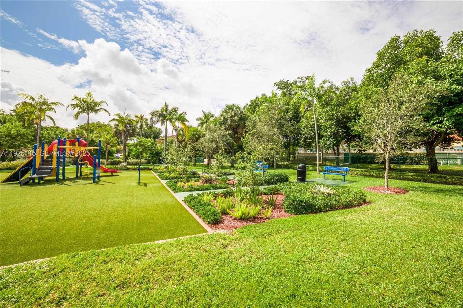 Small Image of 5127 NORTH WEST 102ND CT #5127, Doral Number 24