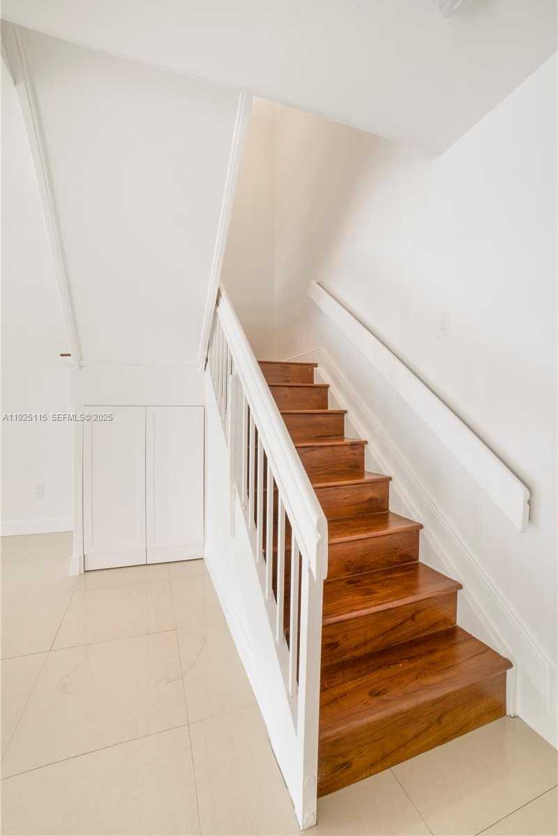 Small Image of 5127 NORTH WEST 102ND CT #5127, Doral Number 6