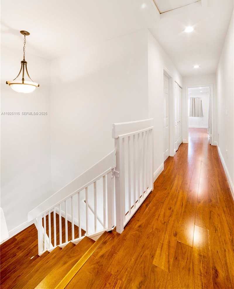 Small Image of 5127 NORTH WEST 102ND CT #5127, Doral Number 7