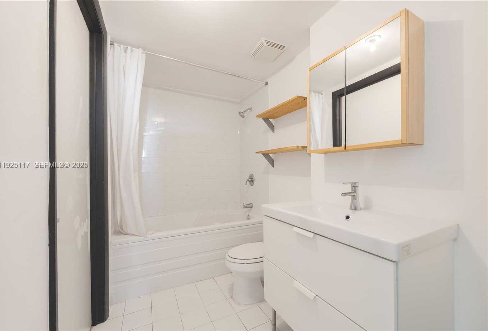 Small Image of 690 SOUTH WEST 1ST CT #1830, Miami Number 10