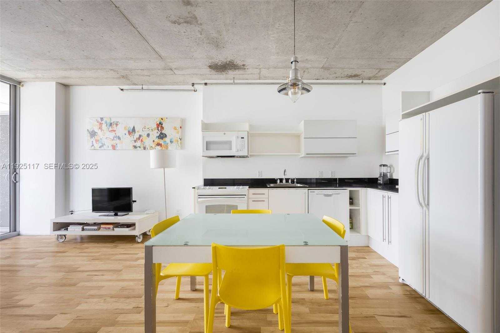 Small Image of 690 SOUTH WEST 1ST CT #1830, Miami Number 4