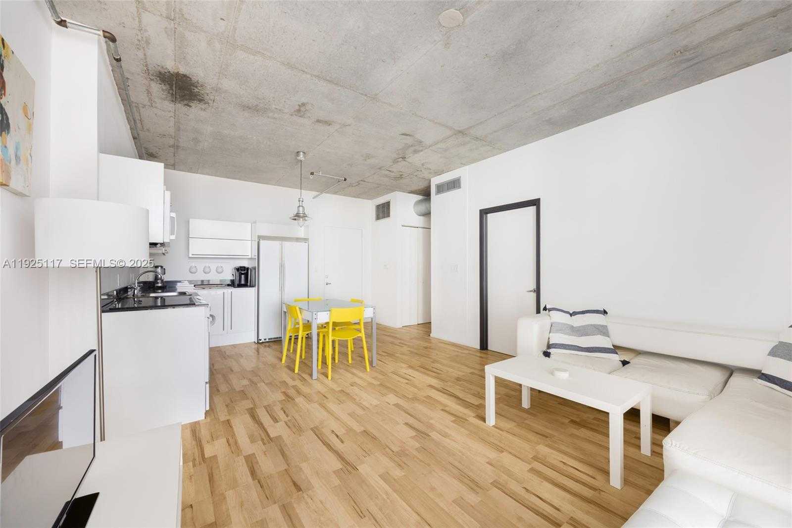 Small Image of 690 SOUTH WEST 1ST CT #1830, Miami Number 6