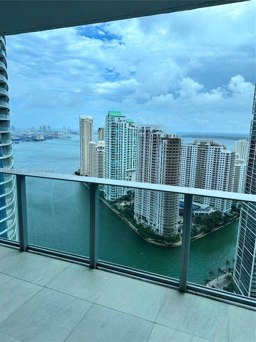 Small Image of 200 BISCAYNE BOULEVARD WAY #4007, Miami Number 1
