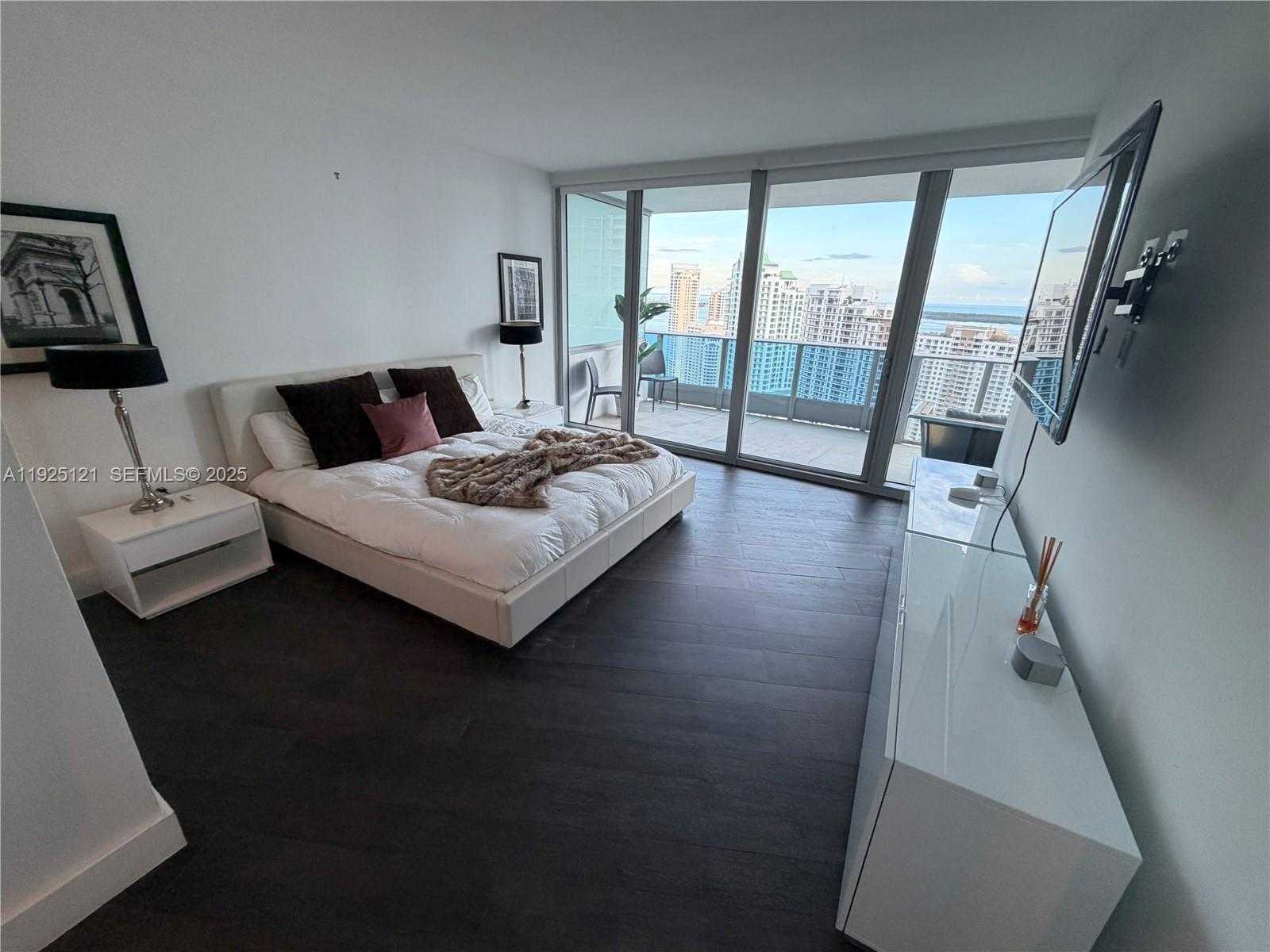 Imagen de Pequeño Objeto